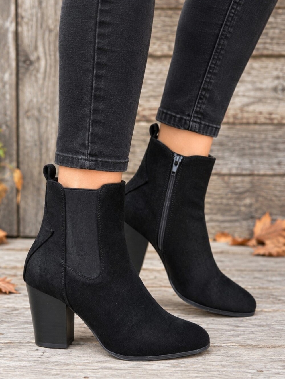 Jessica Cline Aurora 90s Minimalist Revival Chelsea Style Block Heel Bootie 7M